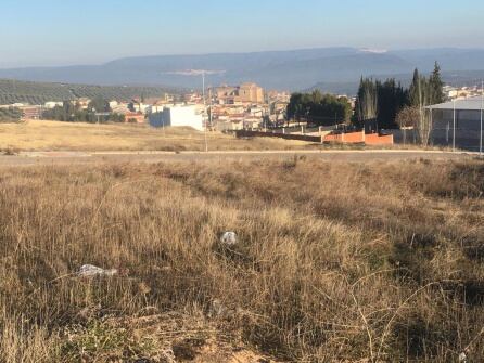 Villanueva desde el nuevo barrio, aún con la mayoría de solares sin edificar