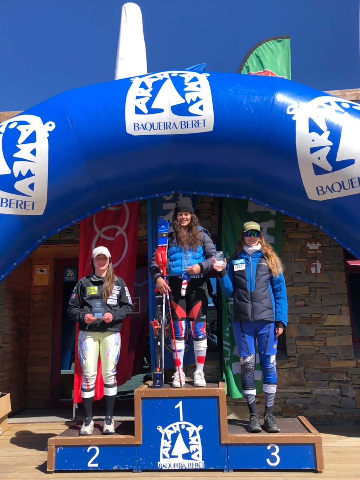 Íria Medina, al segon calaix del podi a Baqueira, avui.
