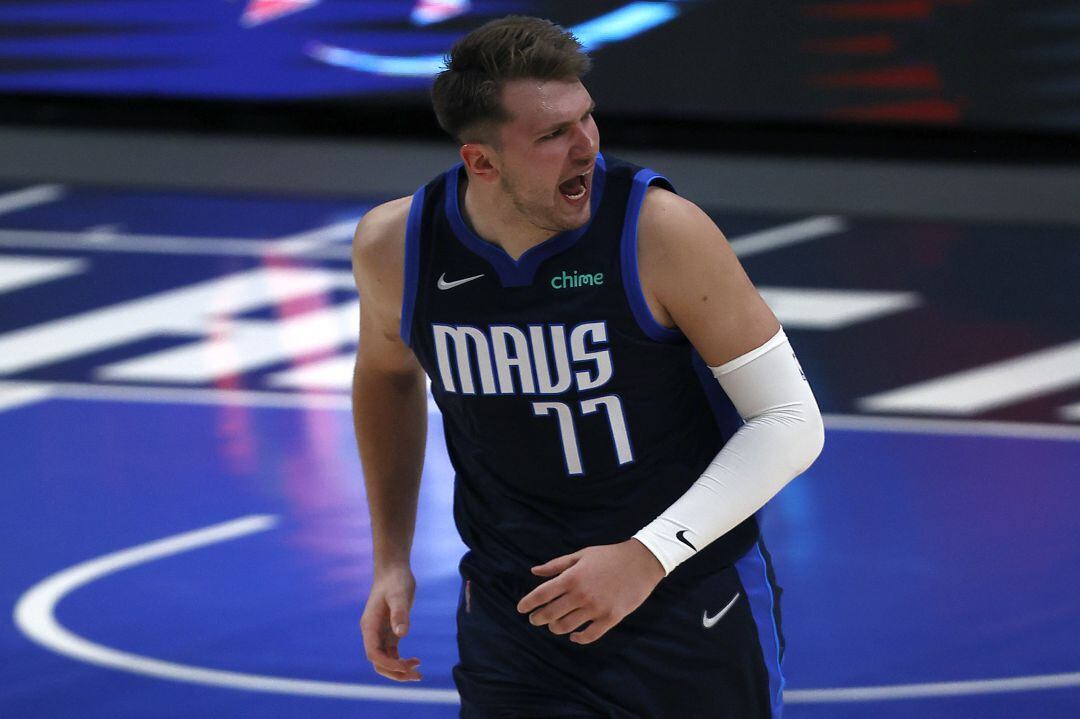 Luka Doncic durante un partido de Dallas Mavericks