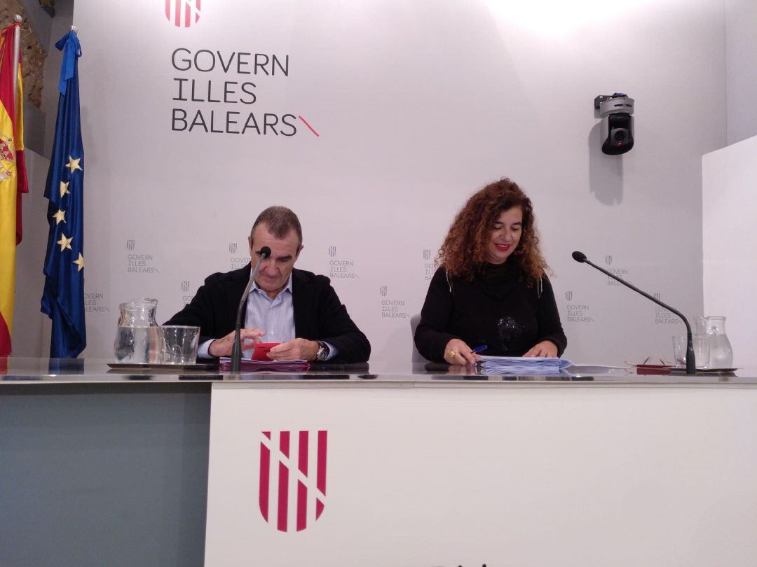 El conseller Juan Pedro Yllanes y la portavoz y consellera Pilar Costa.