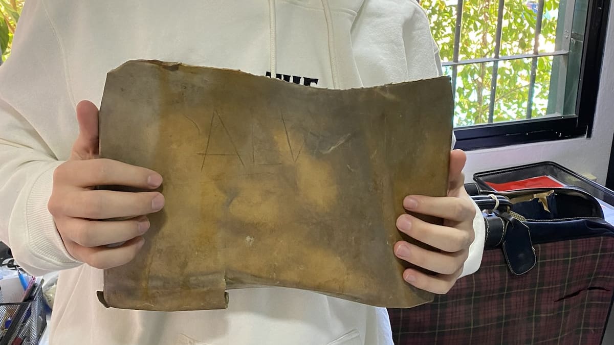 La historia detrás de la gran reliquia de 'La sociedad de la nieve' que encontraron 30 años después del accidente: "Era su único objeto de valor"