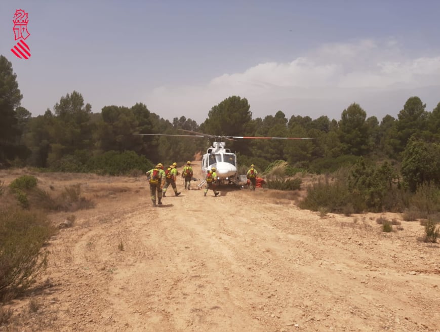 Unidad helitransportada en el incendio de Venta del Moro