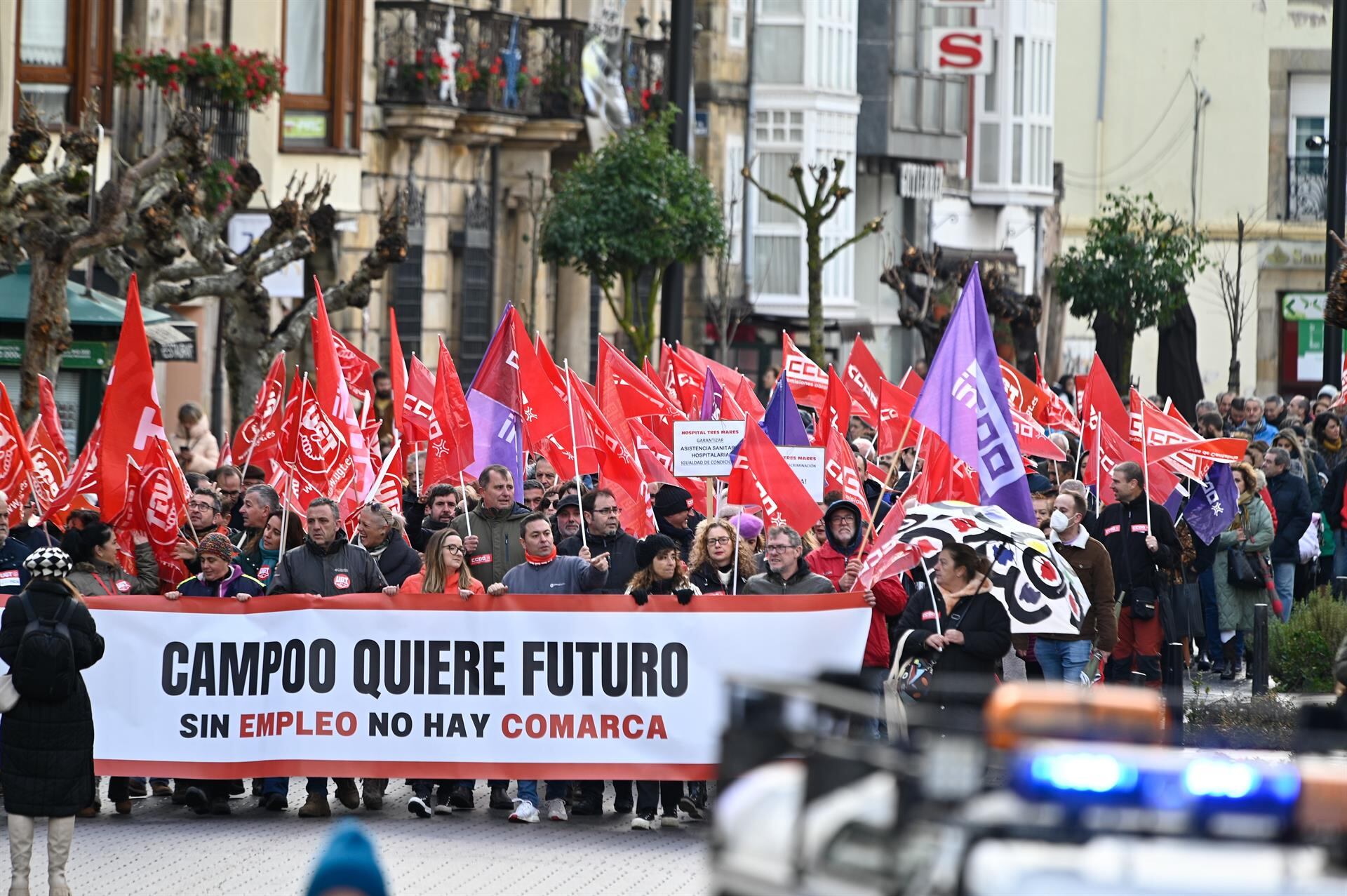 Manifestación convocada por UGT y CCOO en Reinosa para la defensa del futuro de la comarca de Campoo.