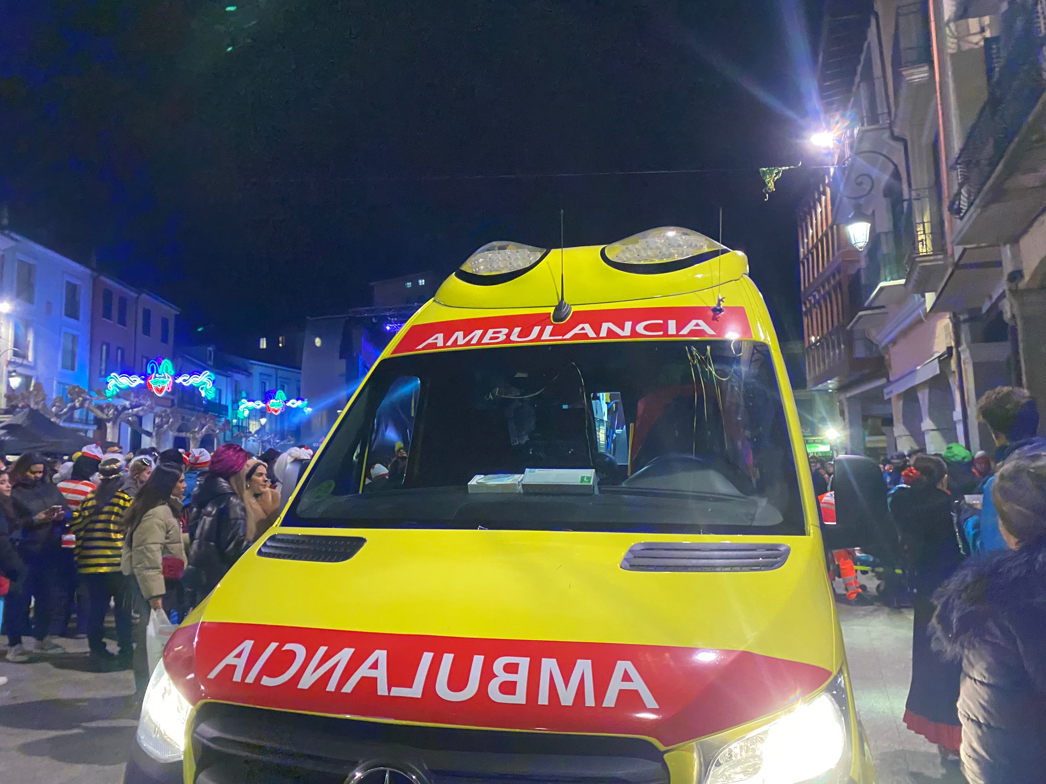Ambulancia 112 en la noche carnavalera de Aranda