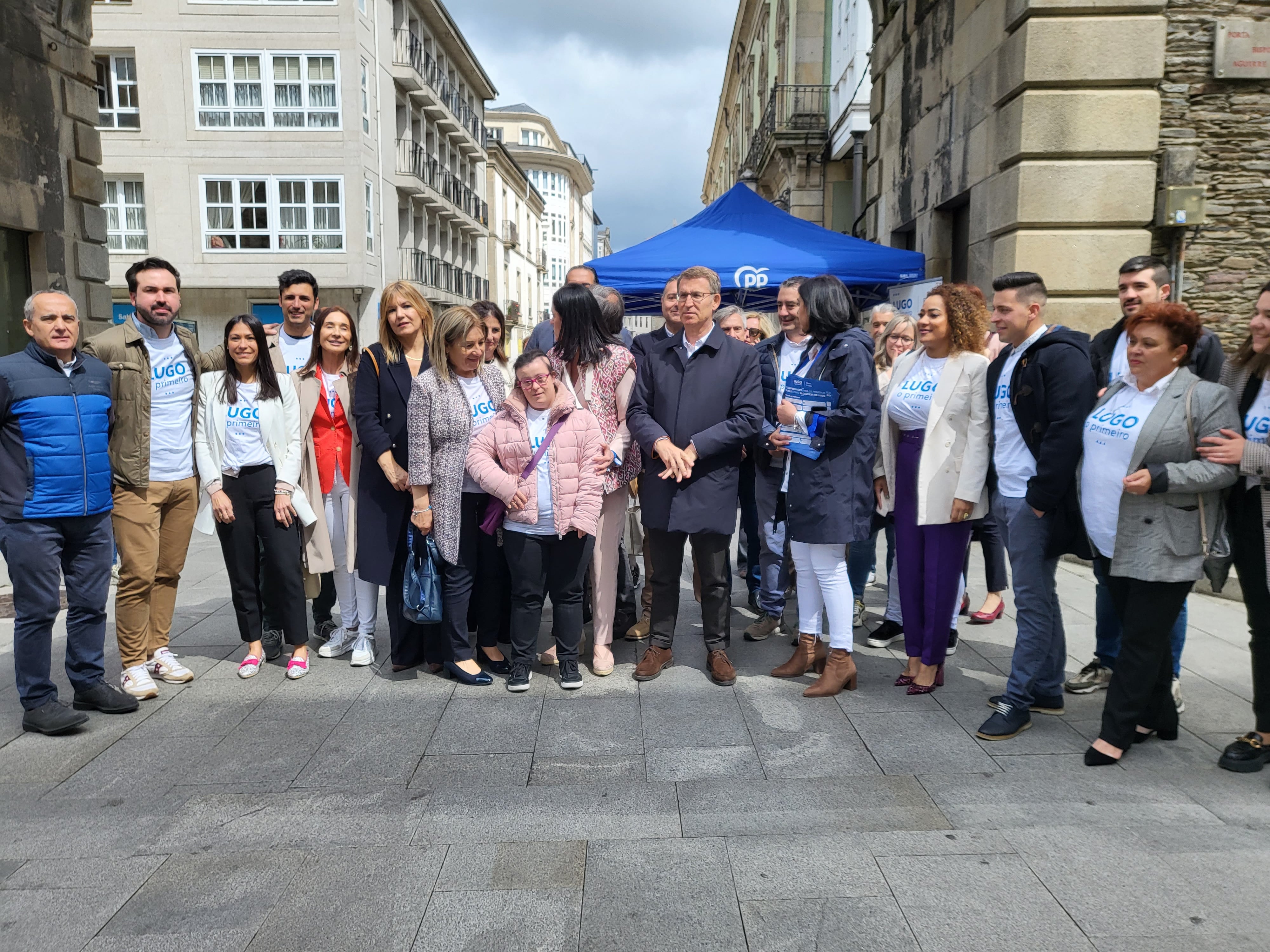 Feijoo en un acto electoral en Lugo, apoyando a Elena Candia