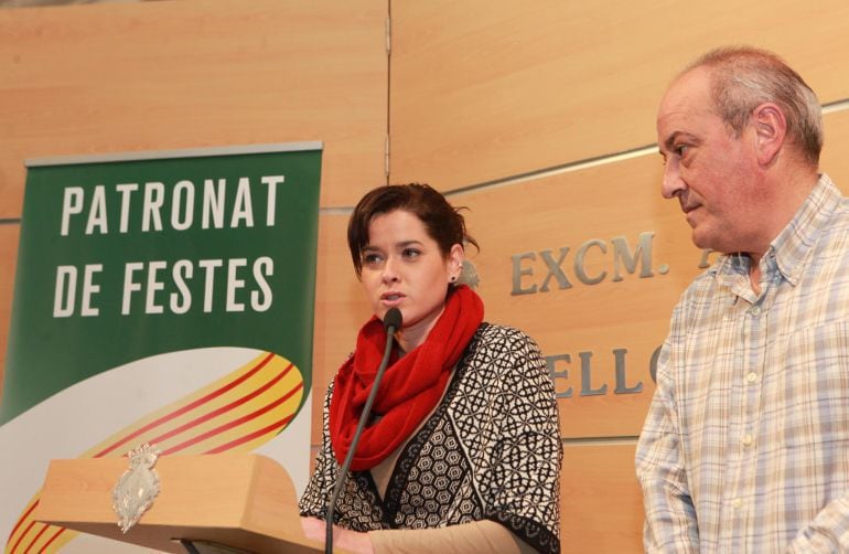 El presidente de la Junta anunció que iba a presentar una querella contra la concejala de Fiestas, Sara Usó