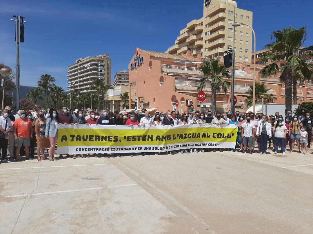 Protesta en la playa de la Goleta de Tavernes 