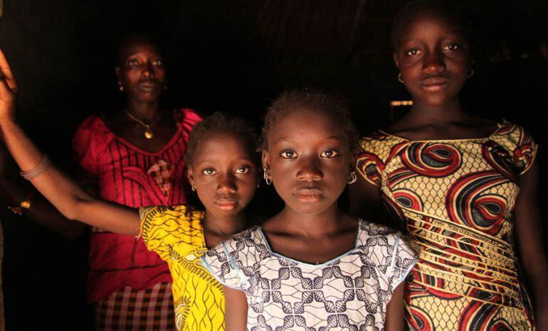 Varias mujeres en su casa de Guinea Bissau / Unicef