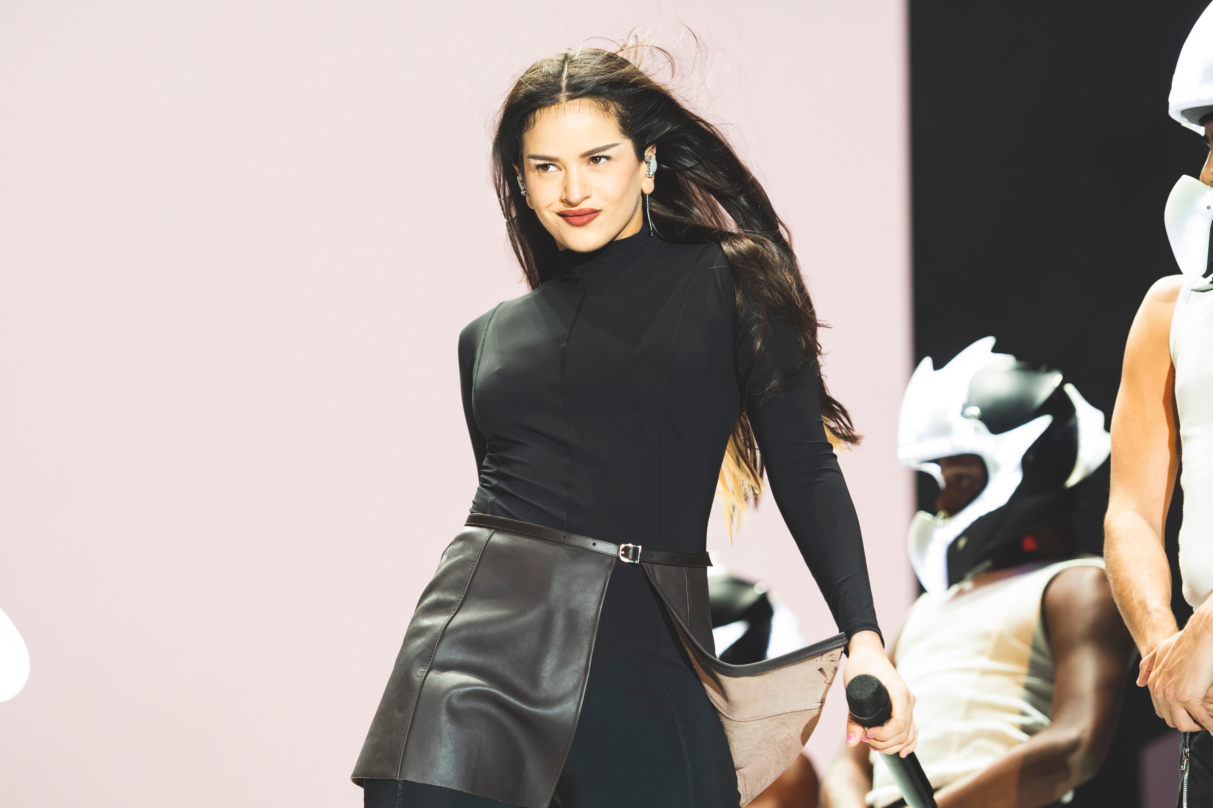 Rosalía durante uno de sus conciertos