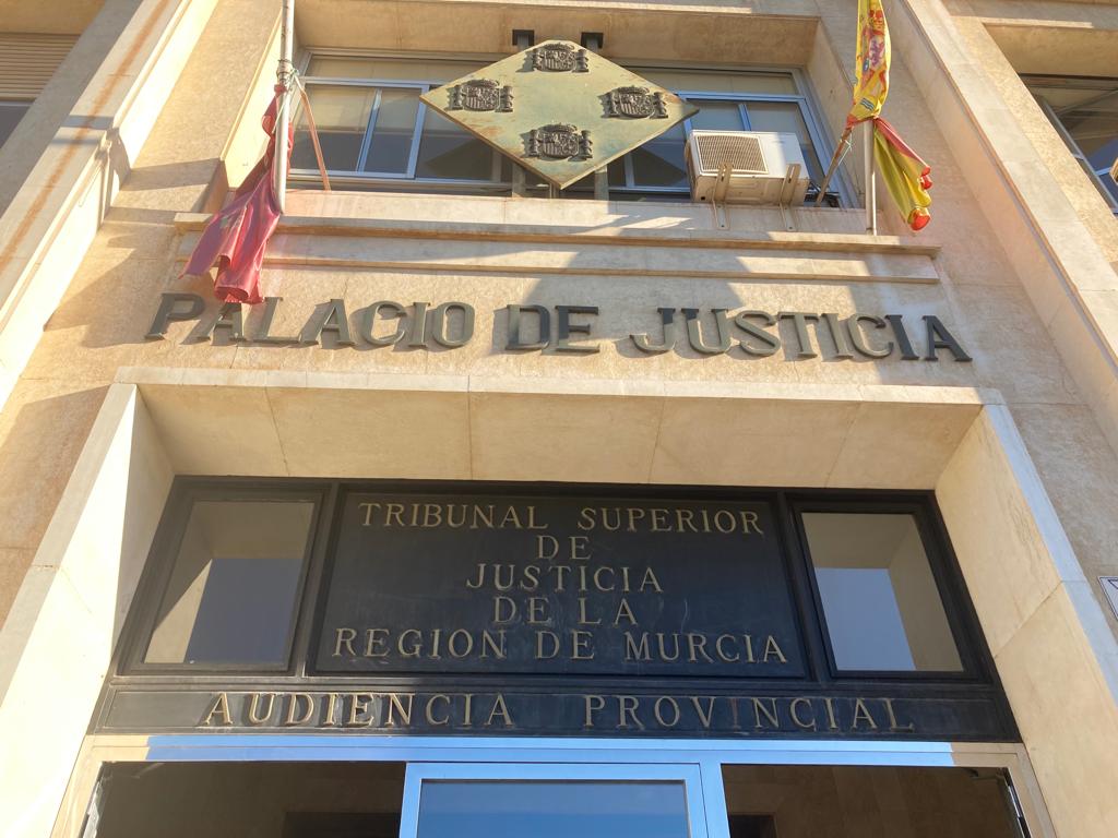 Fachada del Palacio de Justicia de Murcia, ubicado en el Paseo de Garay