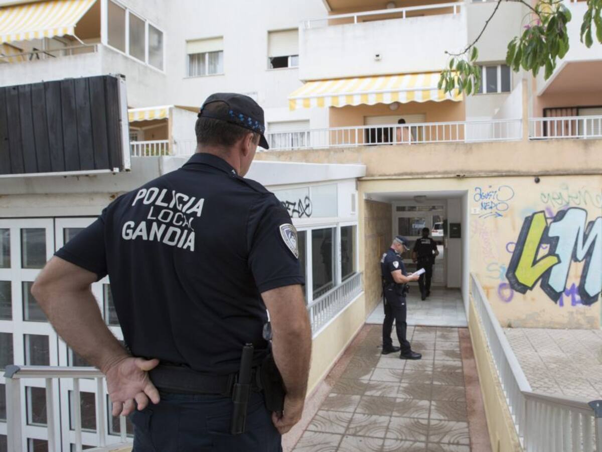 Gandia condecorará a 11 agentes de la Policía Local por acciones heroicas