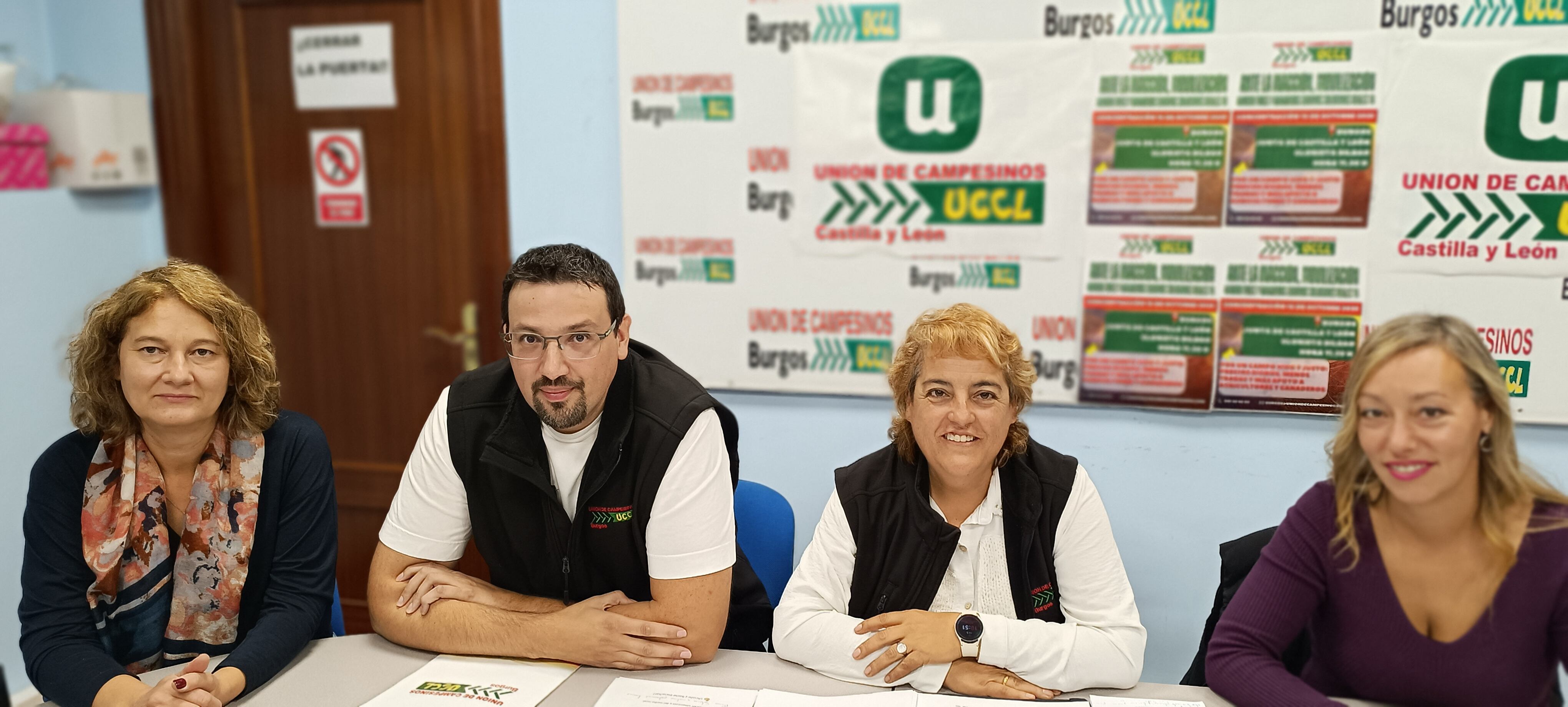 Miembros de la Unión de Campesinos en Burgos han dado a conocer la concentración ante la Junta de Castilla y León del próximo 16 de octubre