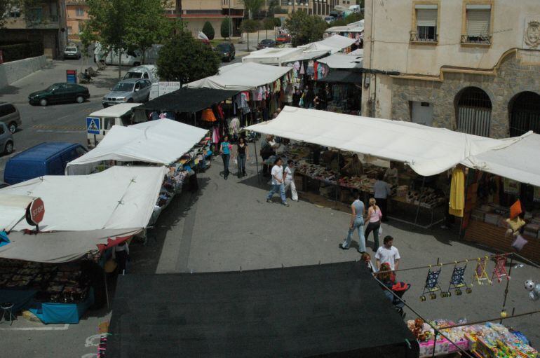 El Ayuntamiento quiere regular la tasa de mercadillos