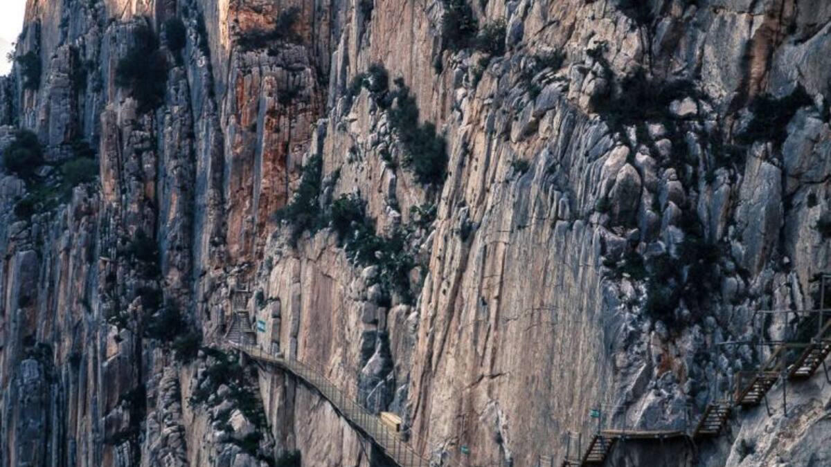 Ser Bloguero: gusanos luminosos, montaña que arde o ruta peligrosa