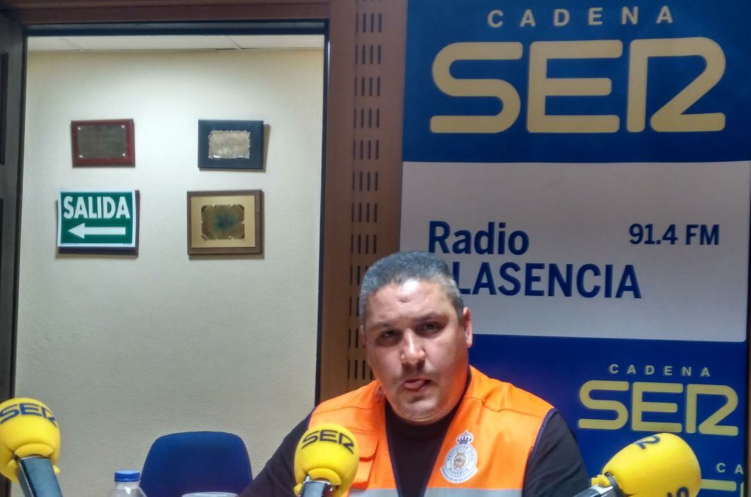 Ángel Carretero en los estudios de SER Norte de Extremadura