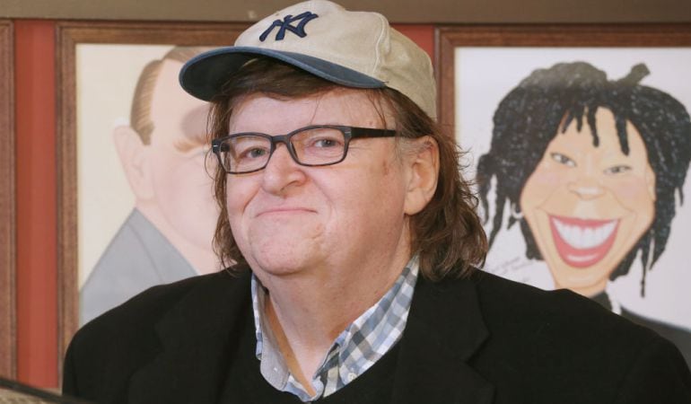 Michael Moore se posiciona contra el gobierno de Trump.