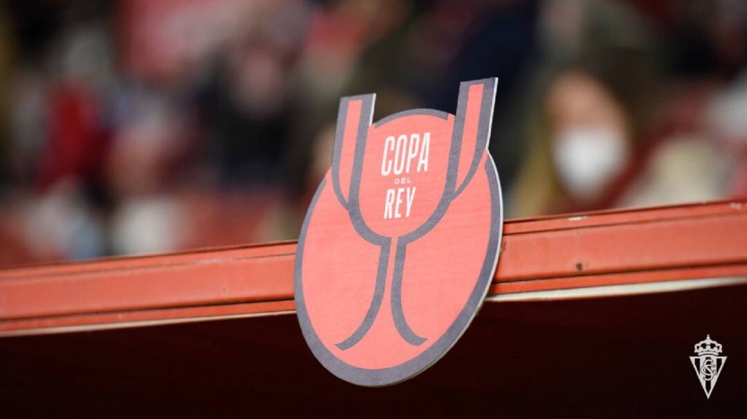 Logo de la Copa del Rey en El Molinón.