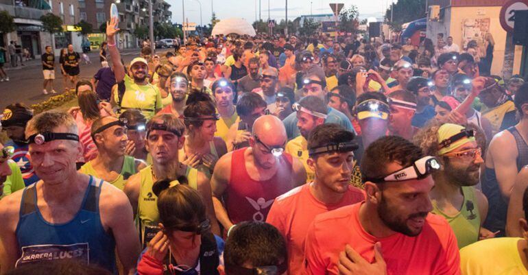 Vecinos preparados para comenzar la carrera