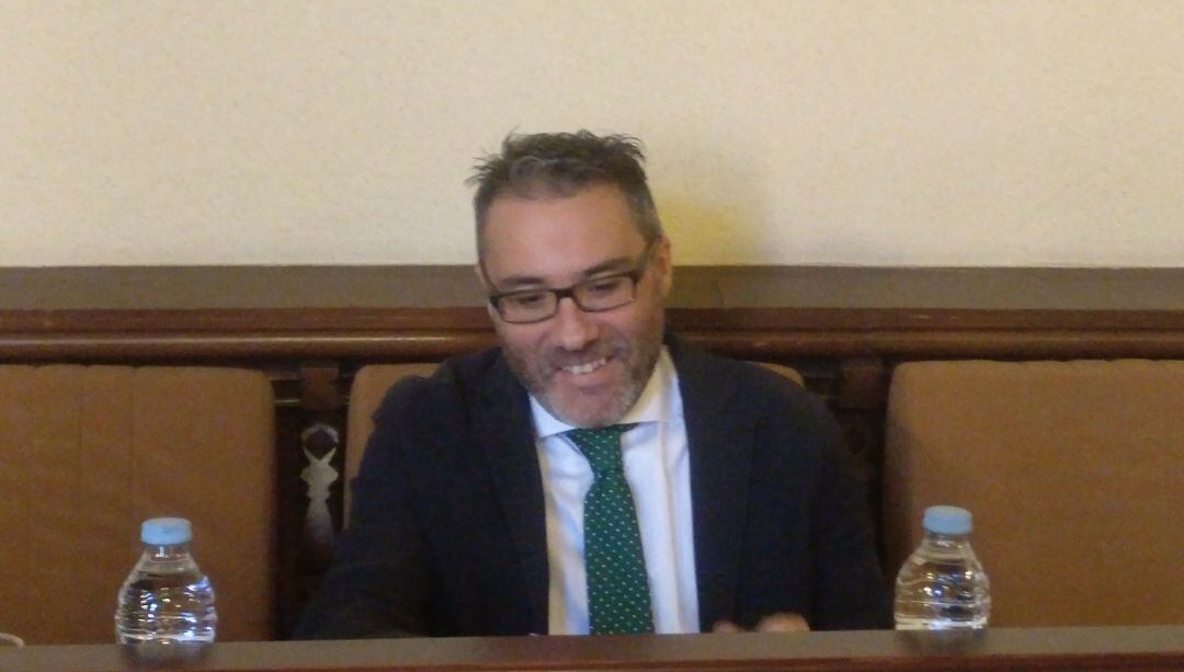 José Carlos Álvarez, en el Salón de Plenos del Ayuntamiento de Ávila