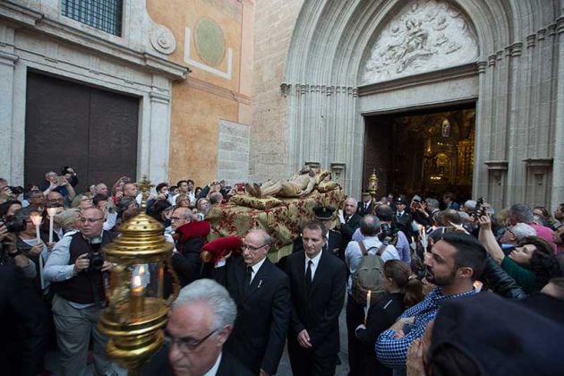 Procesión del Santo Entierro en la parroquia de San Nicolá