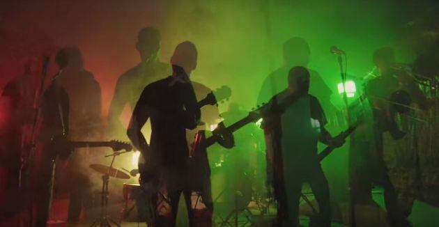 El grupo en la actuación del videoclip de &#039;Lujuria&#039;.