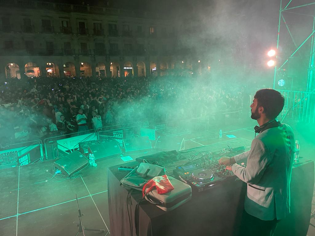 Jorge Sánchez puso Vitoria-Gasteiz a bailar en Los40 Classic La Blanca