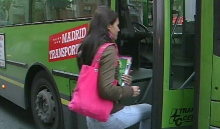 Los socialistas de Humanes piden que se cambie la zona tarifaria de transporte de B3 a B2.