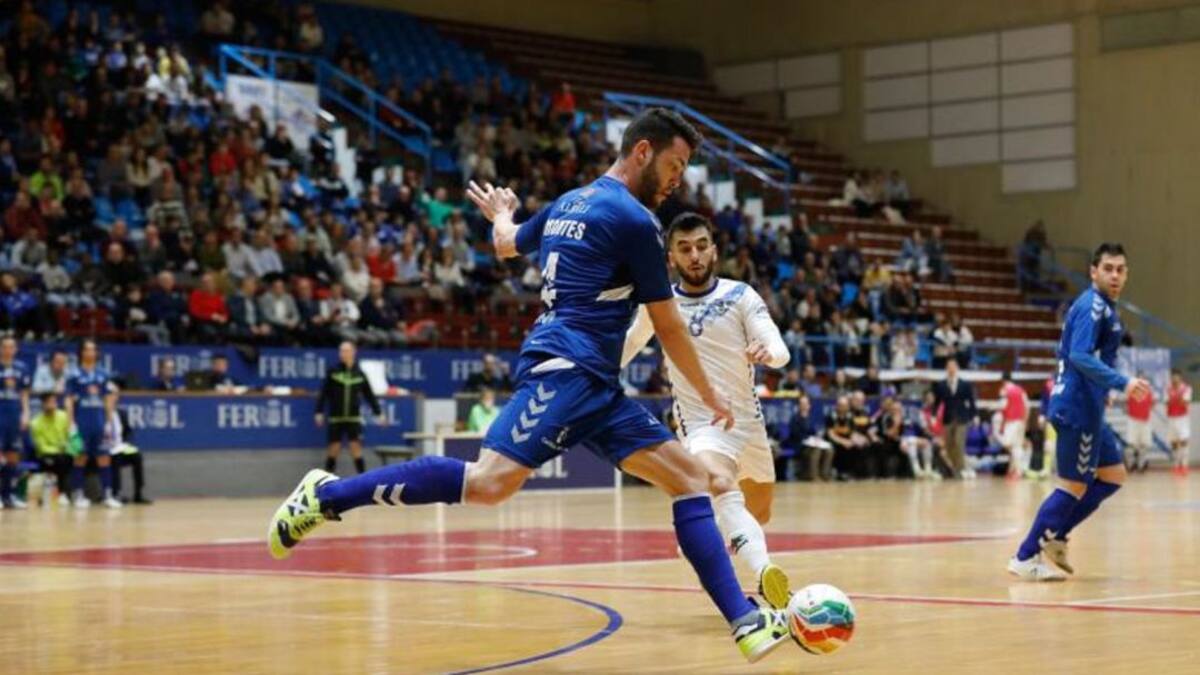 El Viña Albali Valdepeñas se aleja del descenso tras ganar a O Parrulo