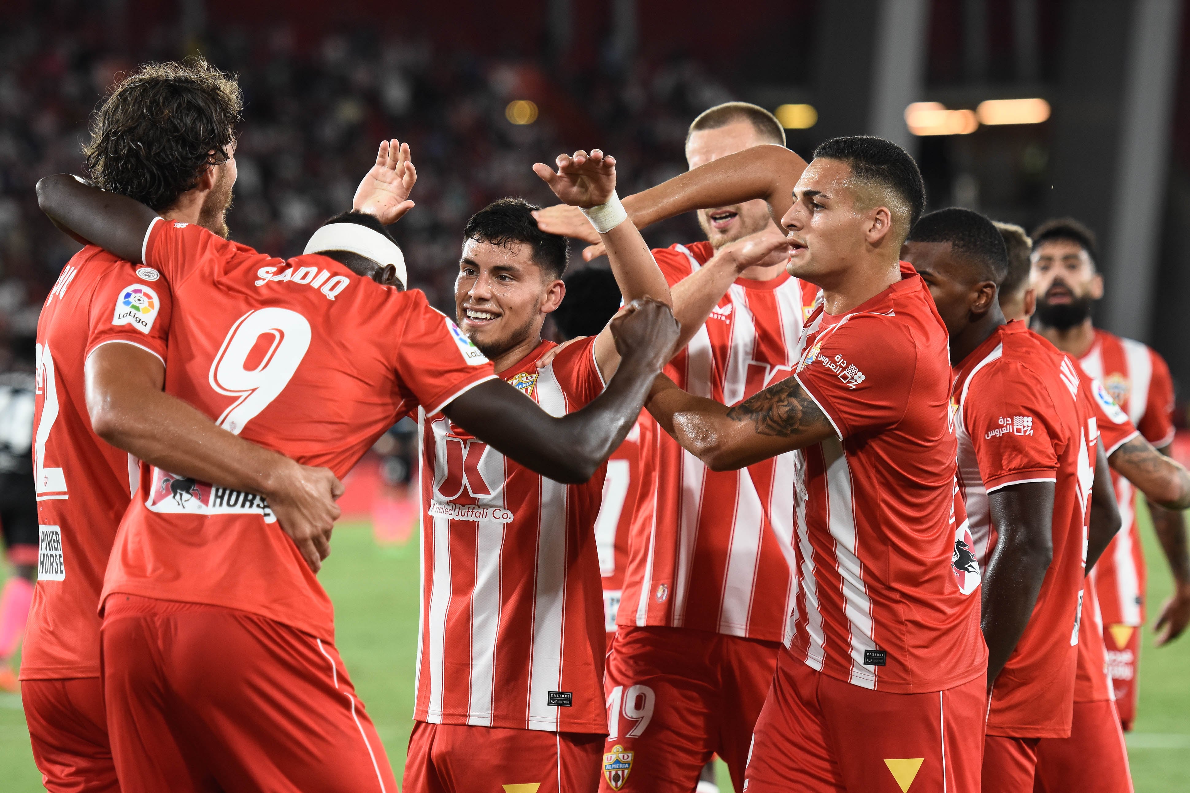 Celebración del segundo gol, obra de Umar Sadiq.
