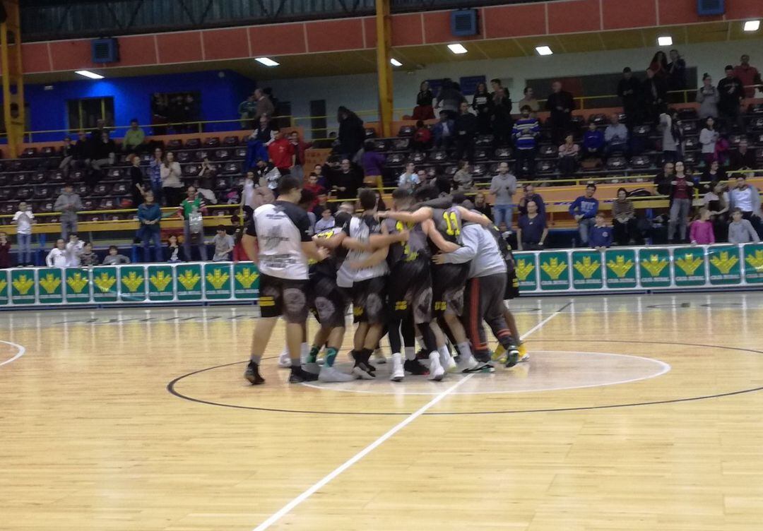 Celebración del V.Concha tras el triunfo 