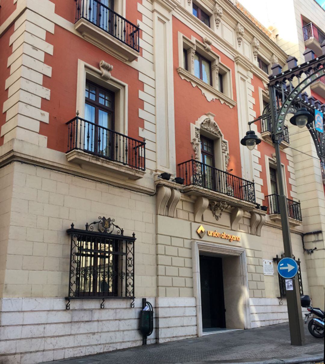 Sede de Unión Alcoyana en la plaza de España