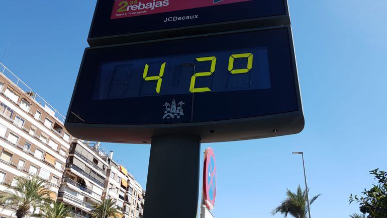 España sufre la primera ola de calor del verano