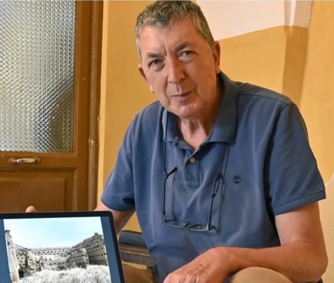 El fotógrafo madrileño José Antonio Carrera, después de registrar con su cámara los momentos, las miradas, los paisajes y la arquitectura de Nueva York, Cuba, Venezuela, Kenia o Mauritania, detiene su mirada en la comarca de Tierra de Campos para mostrar la belleza de un paisaje en el que los tradicionales palomares se funden con la tierra