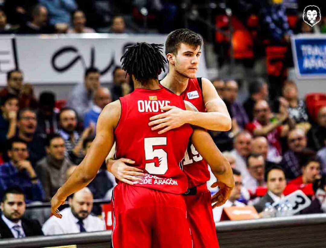 Ander Urdiain durante un cambio con Okoye esta última temporada 