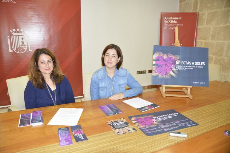 Presentación del programa de actos organizados por la concejalía de Igualdad del Ayuntamiento de Xàbia para conmemorar el 25 de noviembre, Día Internacional Contra la Violencia de Género.