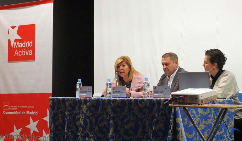 El alcalde de Paracuellos, Javier Cuesta, en la presentación del inventario de suelo de actividades económicas del municipio