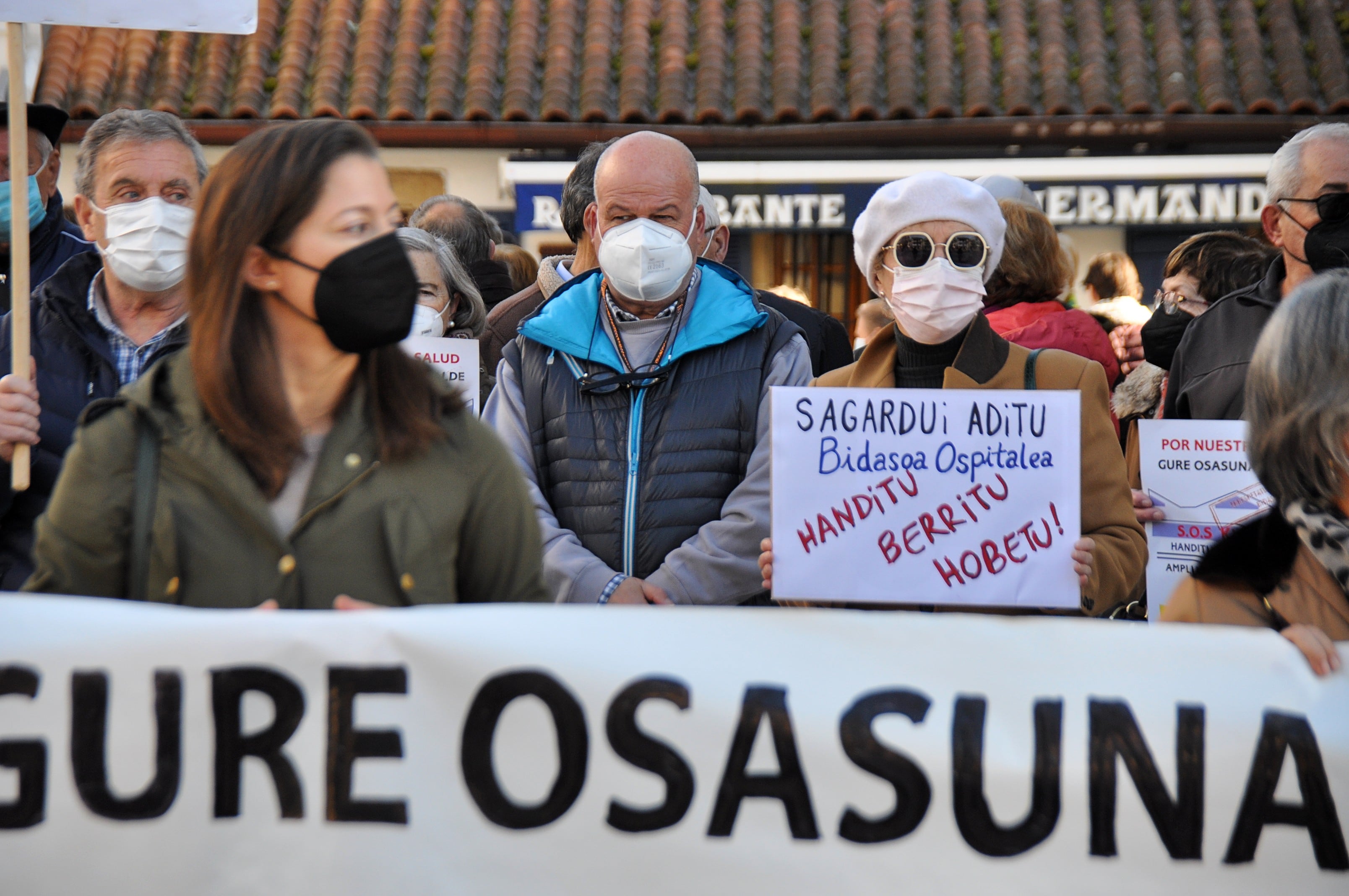 Una de las concentración en rechazo al proyecto de traslado de los quirófanos en Hondarribia.