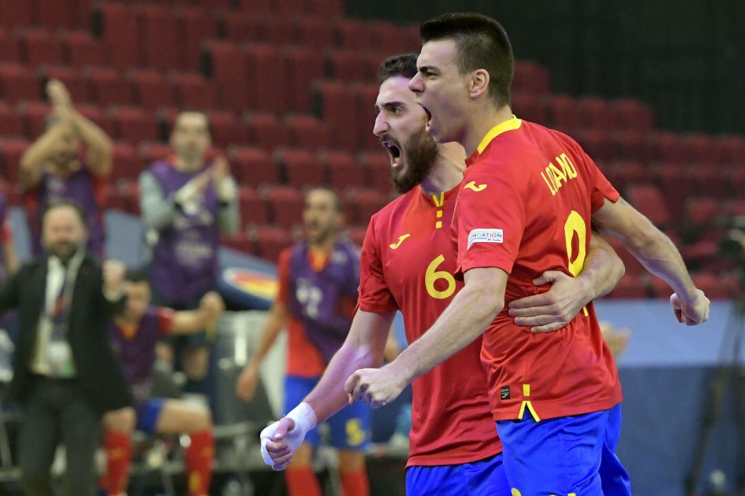 Sergio Lozano celebra su gol