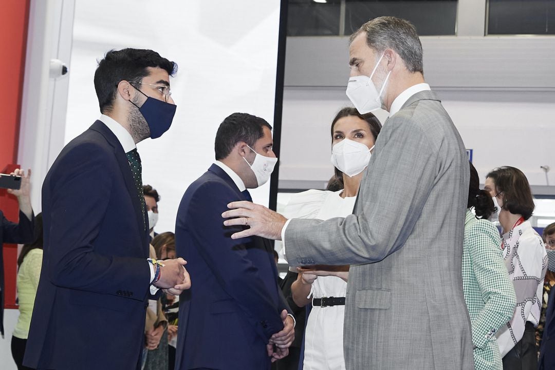 El rey Felipe VI junto a la reina Letizia en la inauguración de Fitur.