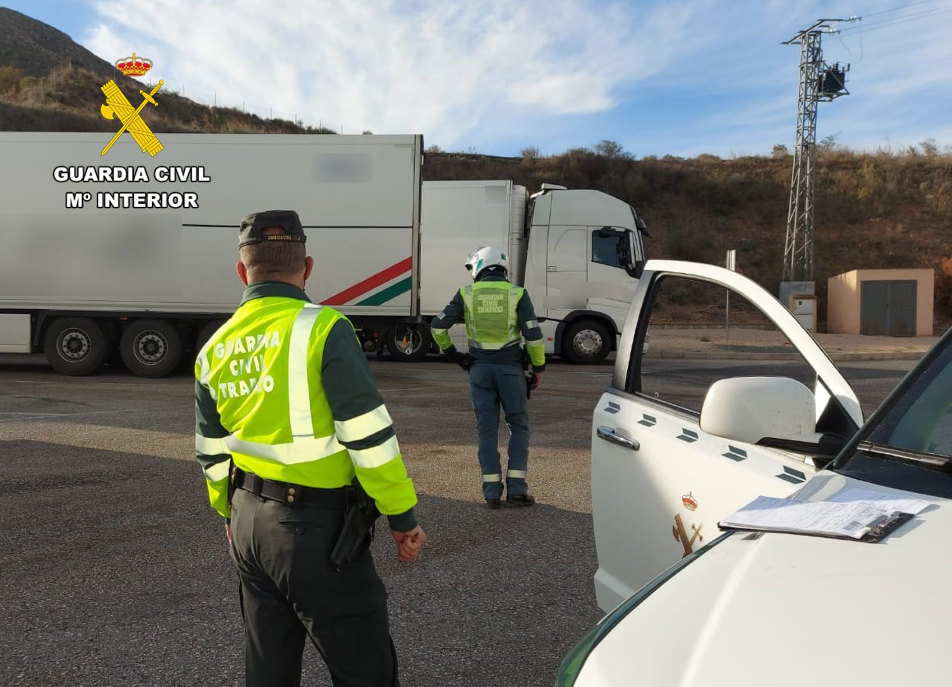 Los agentes de la Guardia Civil localizaron al camión en un área de Servicio de la A-7, en Murcia