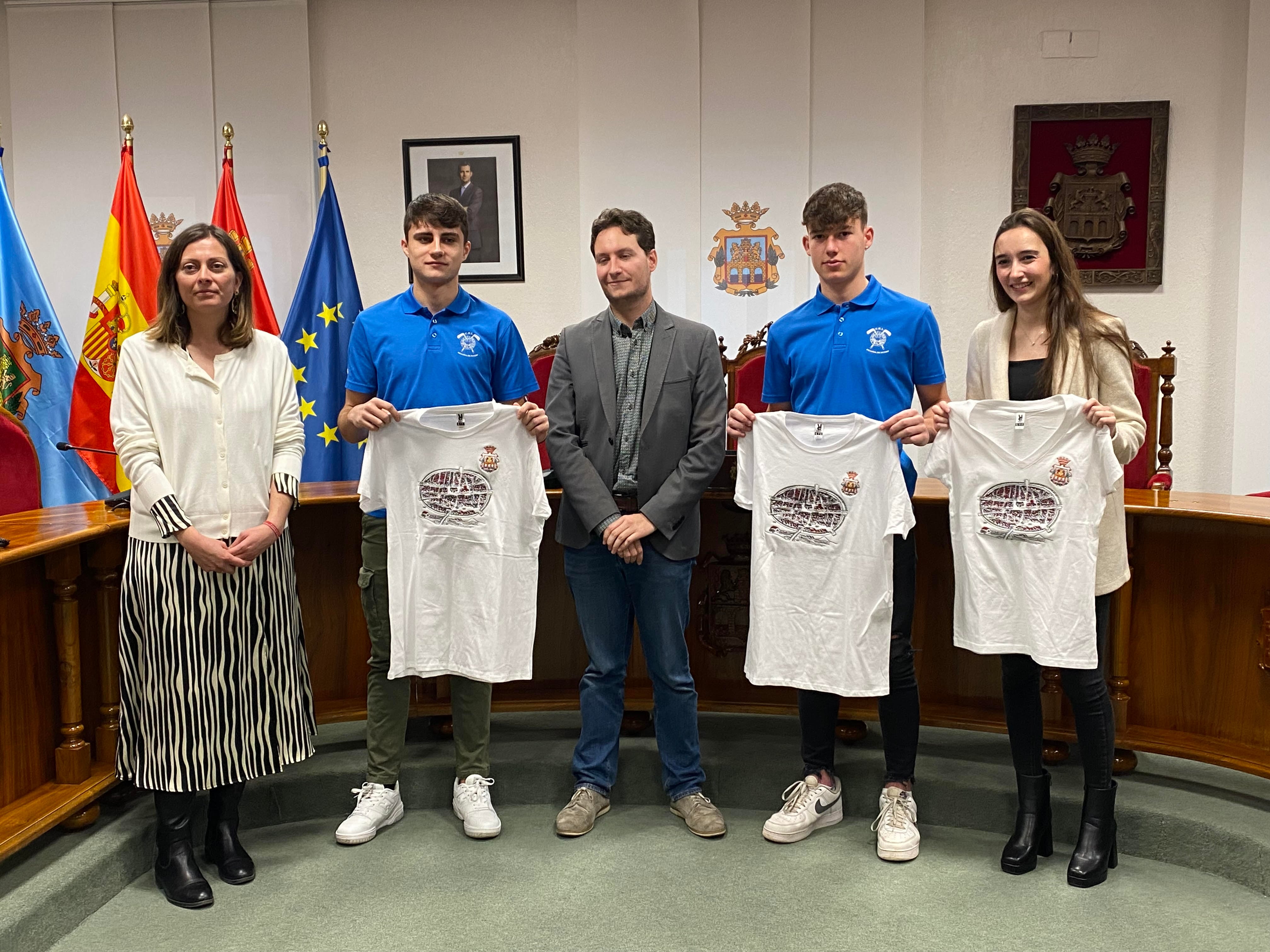 Reconocimiento en el Ayuntamiento de Aranda a Dusan, Aitor y Raquel