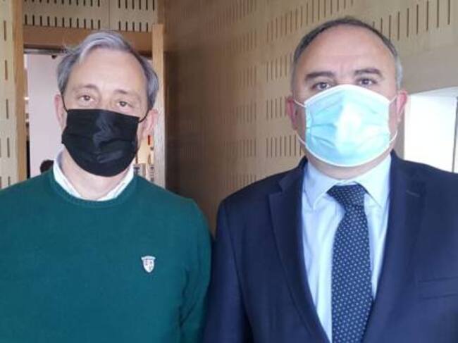 Víctor Manuel Suárez, Global Atac (izq) y Francisco Javier Álvarez, Grupo Casintra (dcha) en los estudios de SER Gijón.