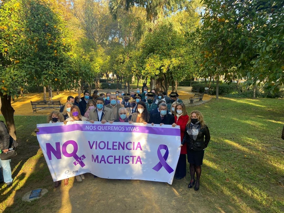 Homenaje a las víctimas de la violencia machista en Sevilla. 