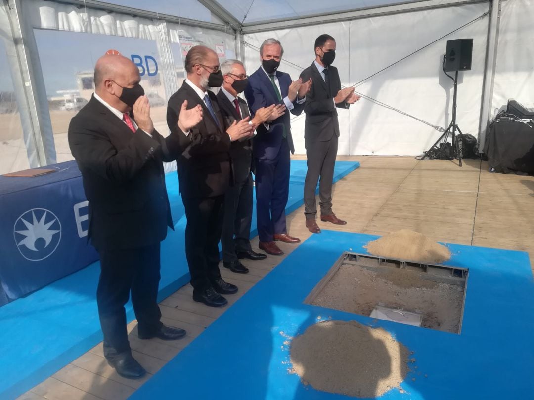 Imagen de archivo de la puesta de la primera piedra de la nueva planta de Becton Dickinson en el Polígono Empresarium de Zaragoza en 2021