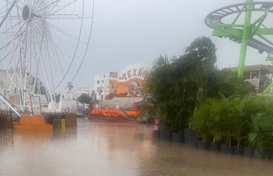 Navilan inundada en Arrecife.