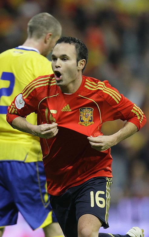 Iniesta celebra el segundo gol de España