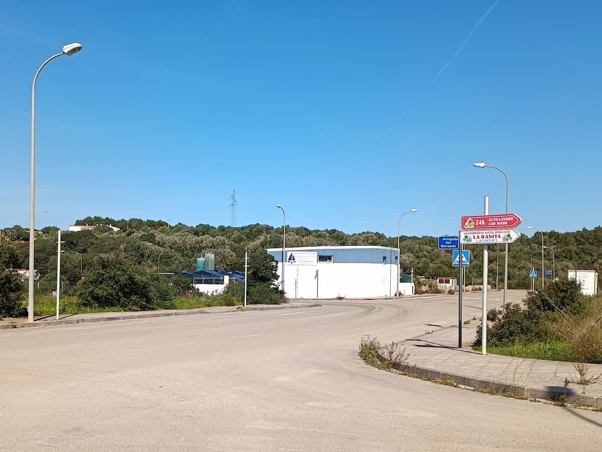 Alaior finalitza l'electrificació de la segona fase del polígon industrial "La Trotxa"