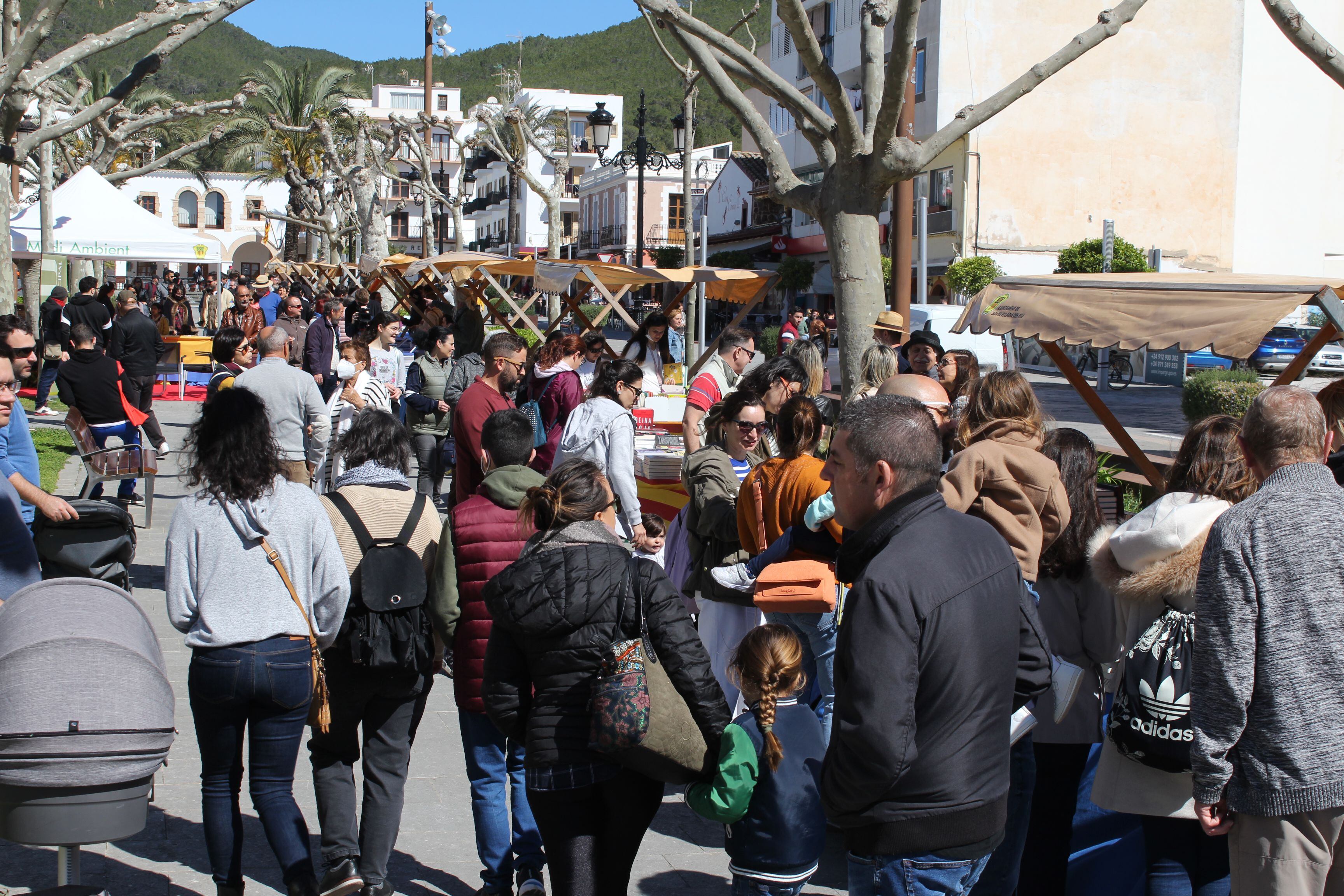 Celebración del Día de Libro en Santa Eulària