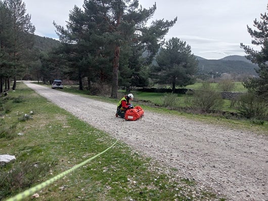 Evacuan en helicóptero a un ciclista de 61 años en una pista forestal de San Rafael