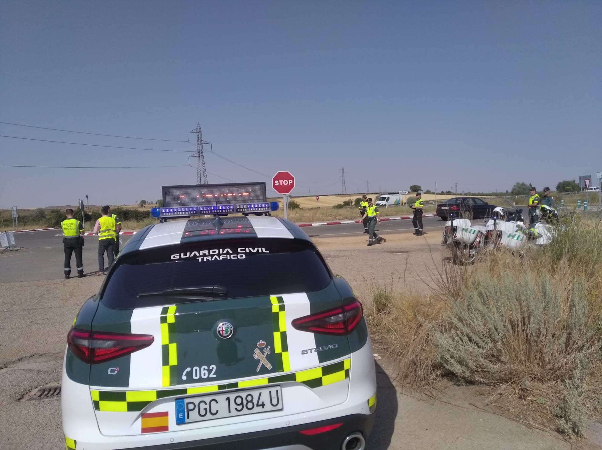 Control especial de la Guardia Civil a la salida de Aranda de Duero con motivo de la Operación Especial 15 agosto 2022